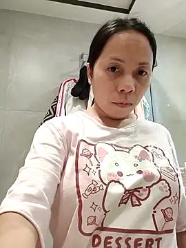 Snapshot of doggiepossession chatting on November 19, 2025, 6:46 am doggiepossession online show from November 19, 2025, 6:46 am