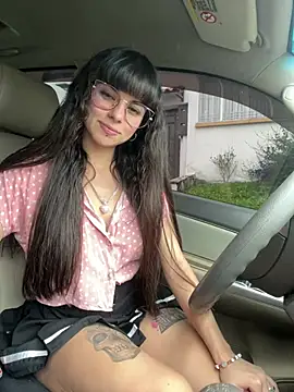 VioletaSubmissive online show from June 3, 2026, 9:53 pm