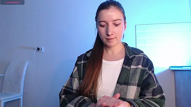 Eva Hailey  online show from January 11, 2026, 4:39 am