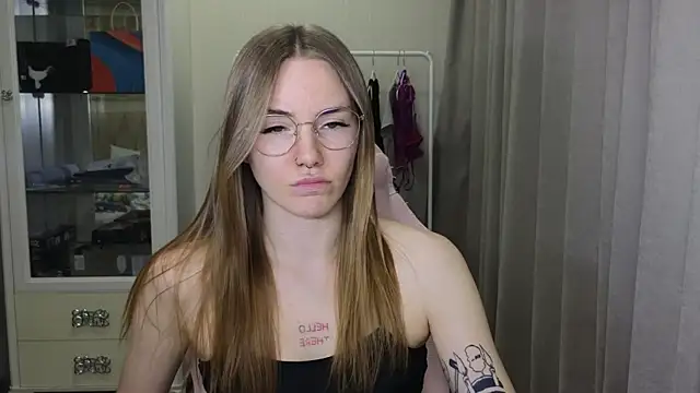 littlevildevil online show from January 15, 2025, 2:13 pm