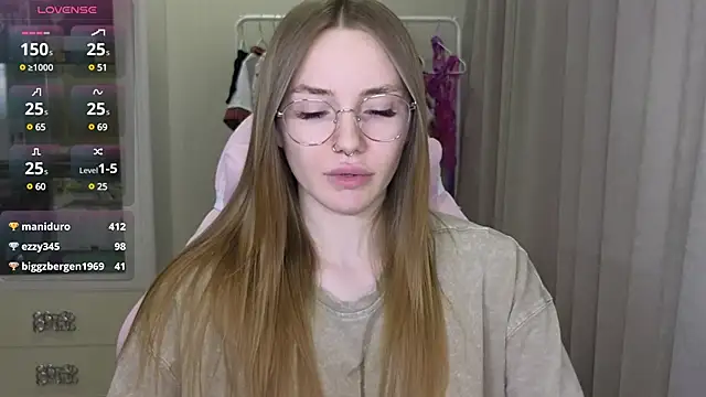 littlevildevil online show from February 22, 2025, 1:24 pm