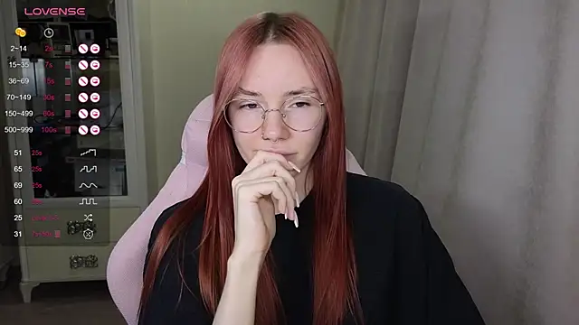 littlevildevil online show from November 1, 2025, 10:28 am