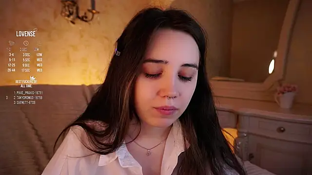 GillianDowdey online show from October 24, 2025, 2:52 am