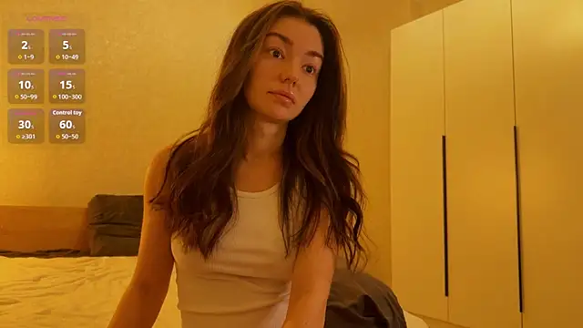 julya flowerss online show from December 5, 2025, 6:15 pm