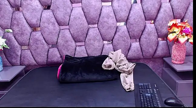 Snapshot of EmilyyEvans_ chatting on December 6, 2024, 4:38 pm EmilyyEvans online show from December 6, 2024, 4:38 pm