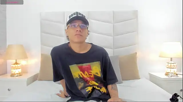 Snapshot of Buda_and_Cataleya_ chatting on March 15, 2025, 2:45 pm Buda and Cataleya online show from March 15, 2025, 2:45 pm