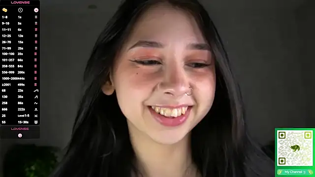 AislyEmbury online show from November 19, 2025, 4:45 am