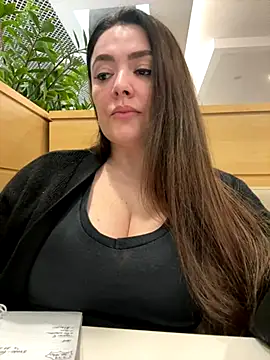 Sophie Eaton online show from October 27, 2025, 8:24 pm