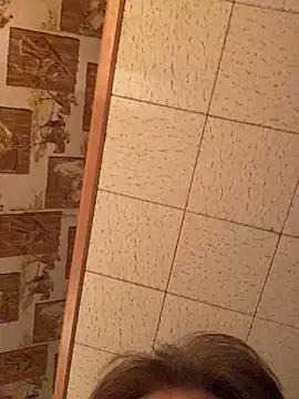 Snapshot of Tonybaloney1972 chatting on December 17, 2024, 3:28 am Tonybaloney1972 online show from December 17, 2024, 3:28 am