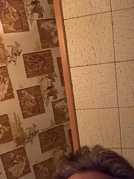 Snapshot of Tonybaloney1972 chatting on November 5, 2025, 3:39 am Tonybaloney1972 online show from November 5, 2025, 3:39 am