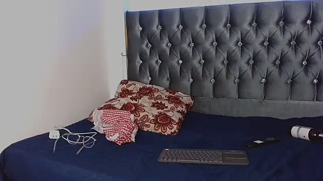 AntonellaAndNoah online show from March 12, 2025, 11:12 pm