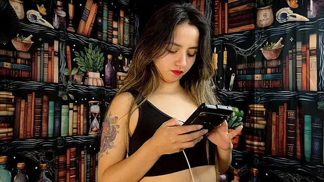 julietta   jackson online show from November 19, 2025, 8:42 pm