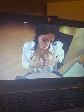 wolfwhite95 online show from February 12, 2026, 1:11 am