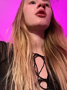 saint cat25 online show from November 16, 2025, 6:35 pm