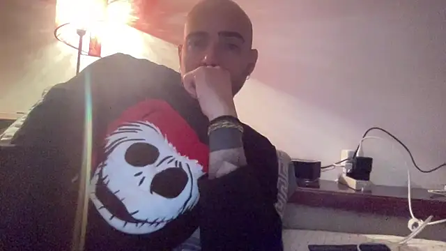 alessandromori91 online show from December 17, 2025, 7:03 am