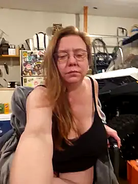 MsShelby40 online show from December 19, 2025, 11:23 pm