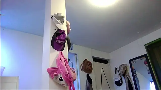 Violetta Suky online show from December 3, 2025, 12:03 pm