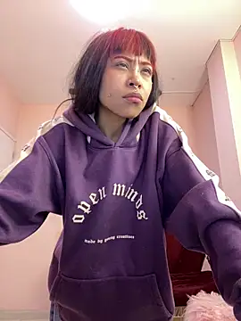 Violetta Suky online show from December 4, 2025, 1:09 pm