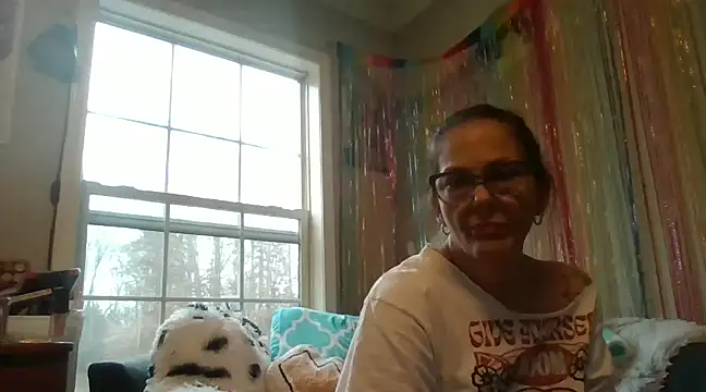 Snapshot of TopazVixen chatting on December 14, 2024, 1:16 pm TopazVixen online show from December 14, 2024, 1:16 pm