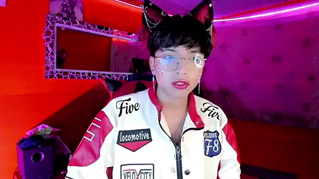 Snapshot of AnggelONfiree chatting on October 12, 2025, 4:22 am AnggelONfiree online show from October 12, 2025, 4:22 am