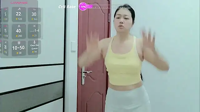 luoxuwen online show from March 26, 2026, 9:53 pm