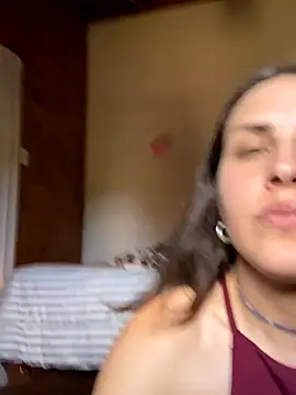 isadelasestrellas online show from November 21, 2025, 5:55 pm