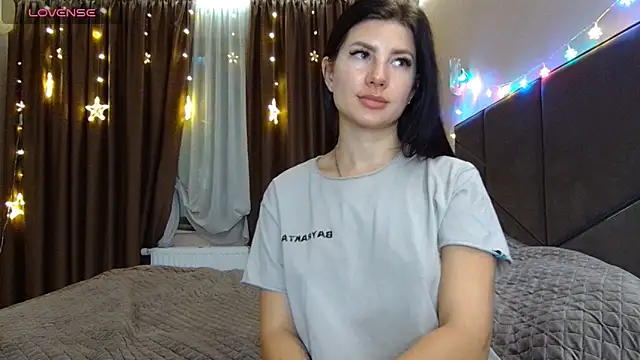 Snapshot of NessyStar chatting on February 17, 2026, 4:46 pm NessyStar online show from February 17, 2026, 4:46 pm