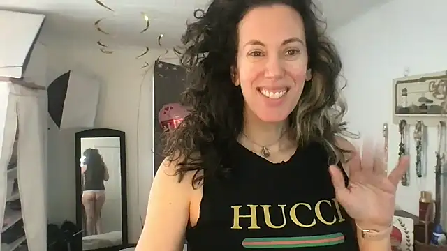 BonfireBonnie online show from February 4, 2025, 3:04 pm