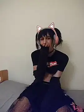 egirl711 online show from December 13, 2025, 8:58 pm