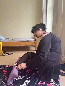 egirl711 online show from February 9, 2026, 12:42 pm