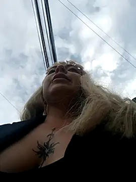 madelaine- online show from March 20, 2025, 10:07 pm