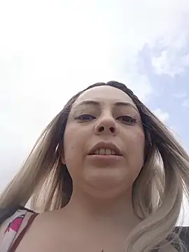 madelaine- online show from November 10, 2025, 7:24 pm