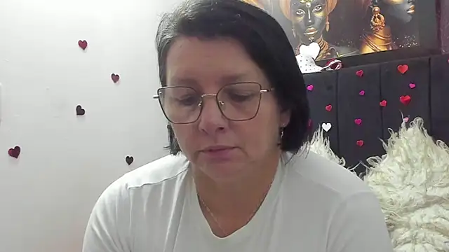 Evaaross 2345 online show from March 19, 2026, 2:32 pm