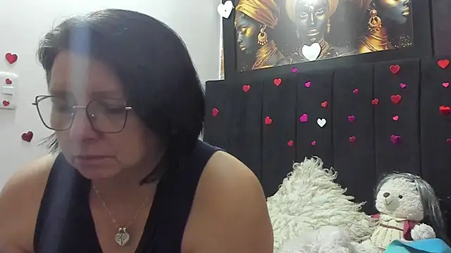 Snapshot of Evaaross_2345 chatting on May 1, 2026, 1:16 pm Evaaross 2345 online show from May 1, 2026, 1:16 pm