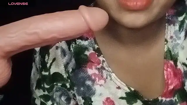 Snapshot of Sheela_oshovadi chatting on January 31, 2025, 6:35 am Sheela oshovadi online show from January 31, 2025, 6:35 am