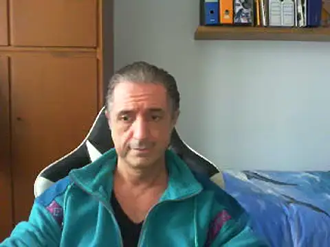 lliuk70mi online show from December 14, 2024, 1:59 pm