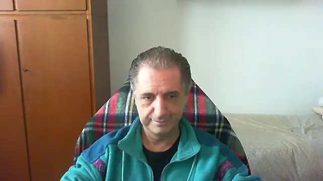 Snapshot of lliuk70mi chatting on April 21, 2026, 2:01 pm lliuk70mi online show from April 21, 2026, 2:01 pm