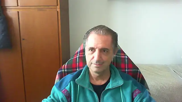 Snapshot of lliuk70mi chatting on April 22, 2026, 1:34 pm lliuk70mi online show from April 22, 2026, 1:34 pm