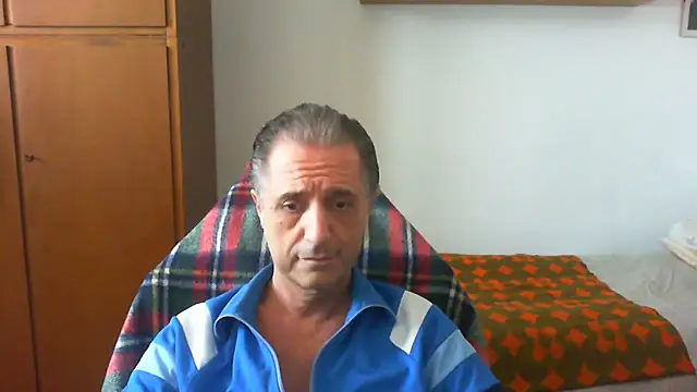 Snapshot of lliuk70mi chatting on May 20, 2026, 2:12 pm lliuk70mi online show from May 20, 2026, 2:12 pm