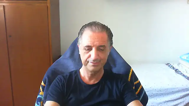 Snapshot of lliuk70mi chatting on May 27, 2026, 1:19 pm lliuk70mi online show from May 27, 2026, 1:19 pm