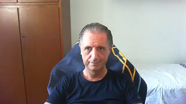 Snapshot of lliuk70mi chatting on May 28, 2026, 10:45 am lliuk70mi online show from May 28, 2026, 10:45 am