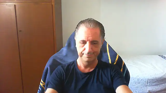 Snapshot of lliuk70mi chatting on May 31, 2026, 8:10 am lliuk70mi online show from May 31, 2026, 8:10 am