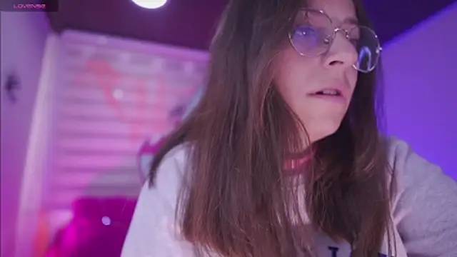 Snapshot of milly_kenner chatting on October 29, 2025, 4:53 pm milly kenner online show from October 29, 2025, 4:53 pm