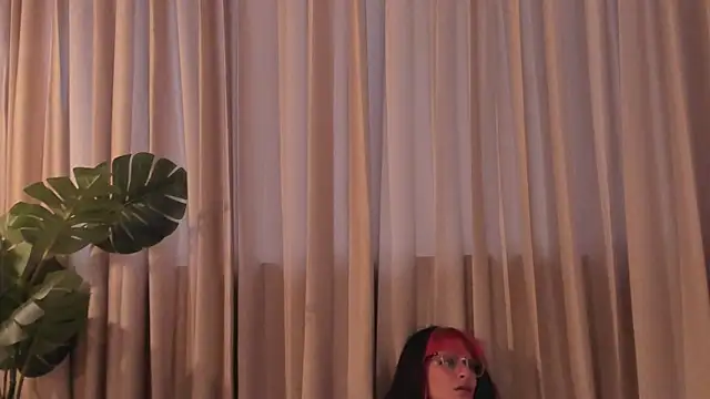 RedMeloddy online show from February 3, 2025, 10:21 pm