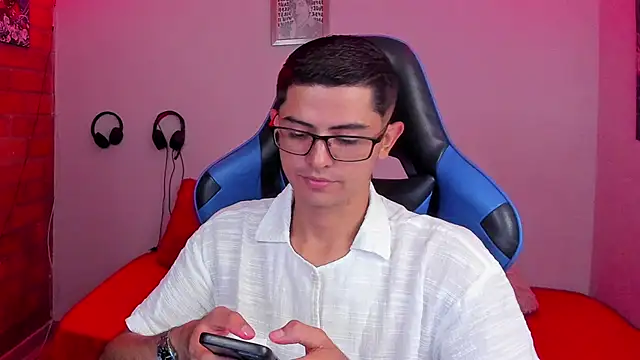 Ethan Sai    online show from October 15, 2025, 3:17 am