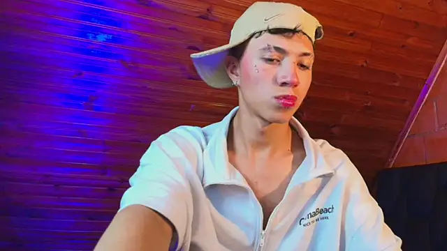 Justyn Ross online show from November 23, 2025, 11:37 pm