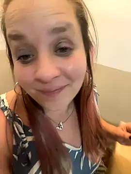 Snapshot of Popinasq chatting on November 8, 2025, 11:36 pm Popinasq online show from November 8, 2025, 11:36 pm