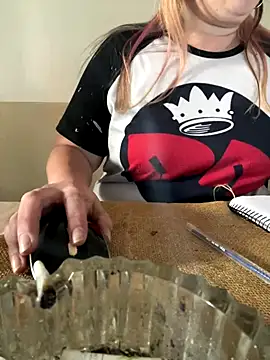 Snapshot of Popinasq chatting on November 13, 2025, 6:40 pm Popinasq online show from November 13, 2025, 6:40 pm