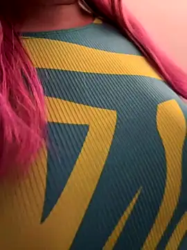 Snapshot of Popinasq chatting on December 13, 2025, 10:37 pm Popinasq online show from December 13, 2025, 10:37 pm