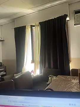 Snapshot of Popinasq chatting on February 17, 2026, 3:19 pm Popinasq online show from February 17, 2026, 3:19 pm